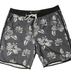 Vuori Cruise Board Shorts Mens 32 Grey Black Floral Beach Swim Quick Dry Unlined